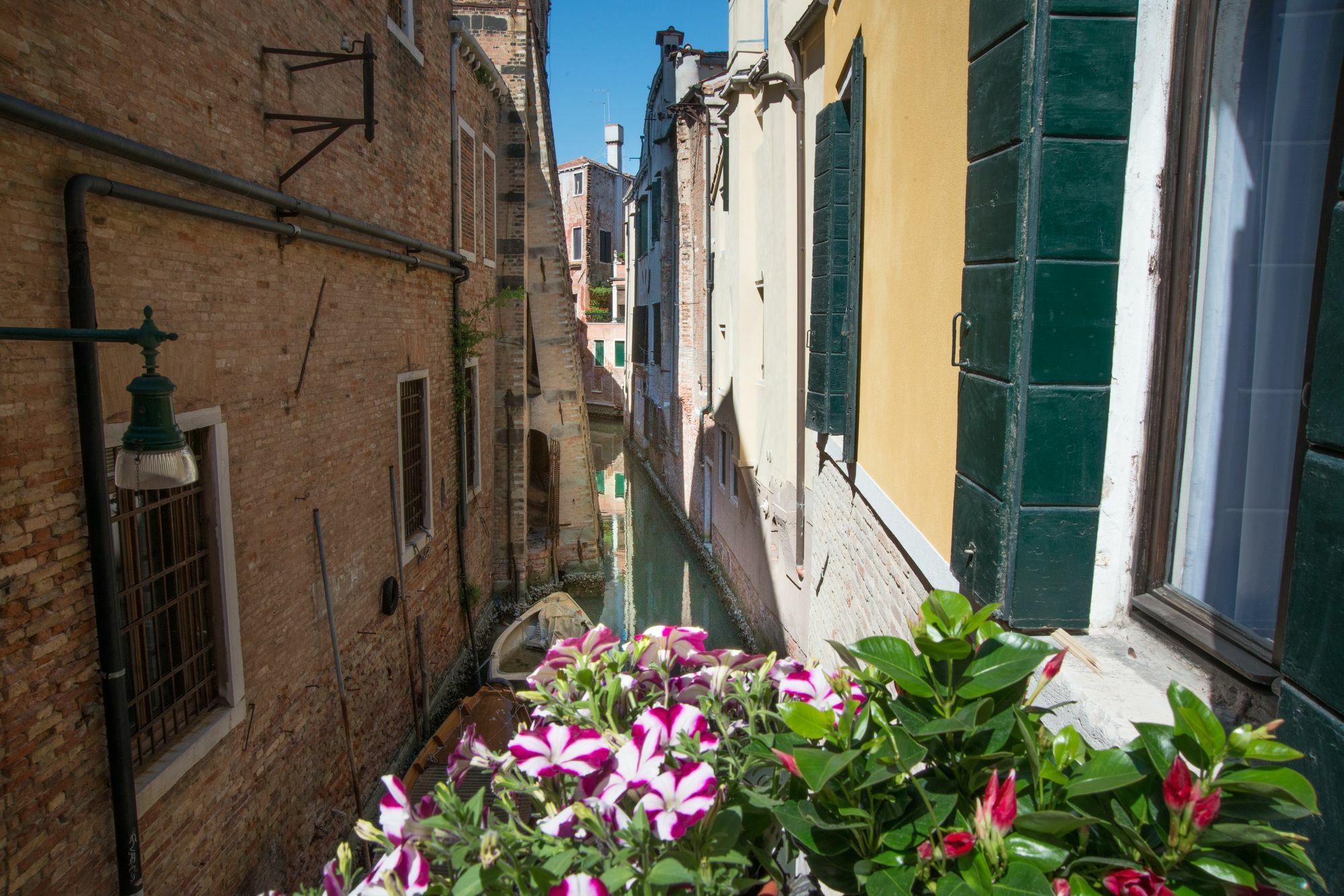 Ca' Lavezzera Hotel Venice Exterior photo